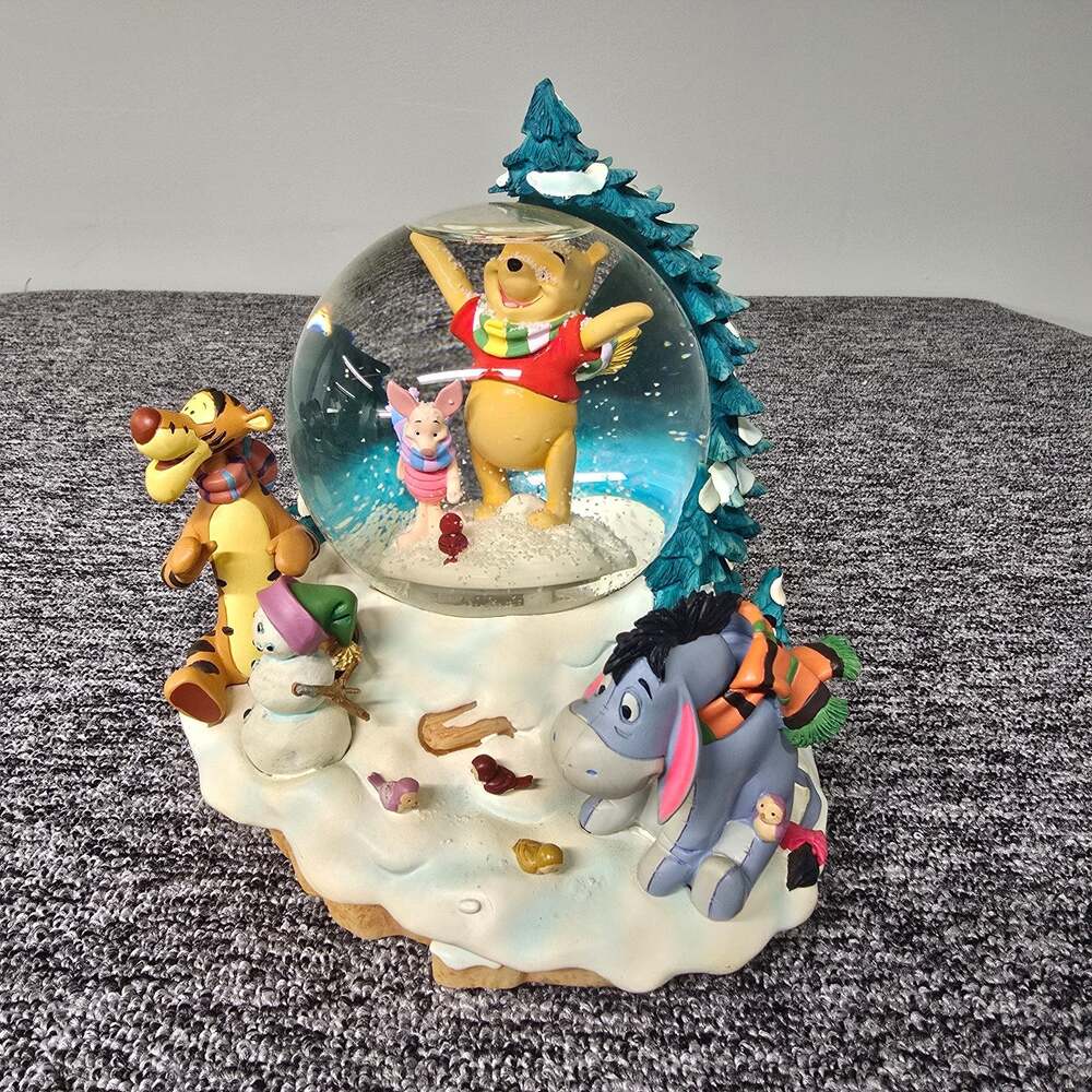 Disney Winnie the Pooh Winter Scene Musical Snow Globe #29134 Music Works Read**